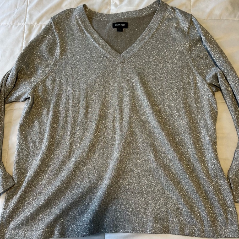 Women’s Avenue Silver Speck V-Neck Sweater